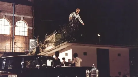 Вынужденная месть — кадр 10