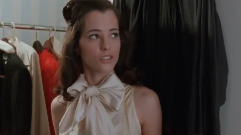 Тусовщица — кадр 8