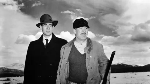 На опасной земле — кадр 11