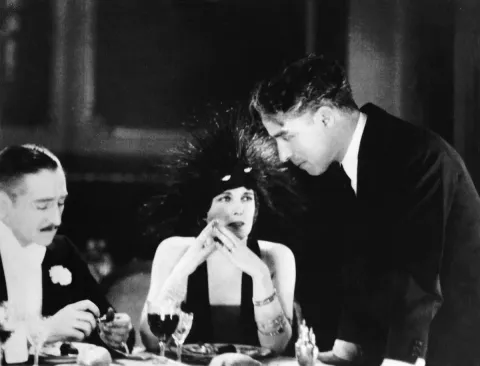Парижанка — кадр 2