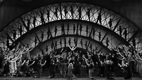 Золотоискатели 1933-го года — кадр 12