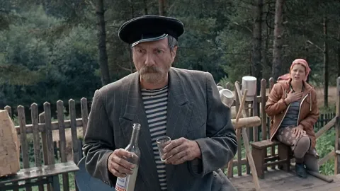 Любовь и голуби — кадр 8