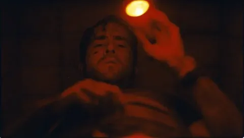 Погребенный заживо — кадр 8