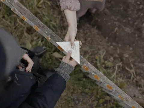Семь черных бумаг — кадр 6