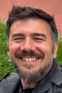 Беким Гури