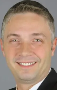 Озгюр Эльмас